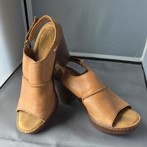 Born Women’s Tan Leather Open-Toe Block Heel Sandals Sz 7